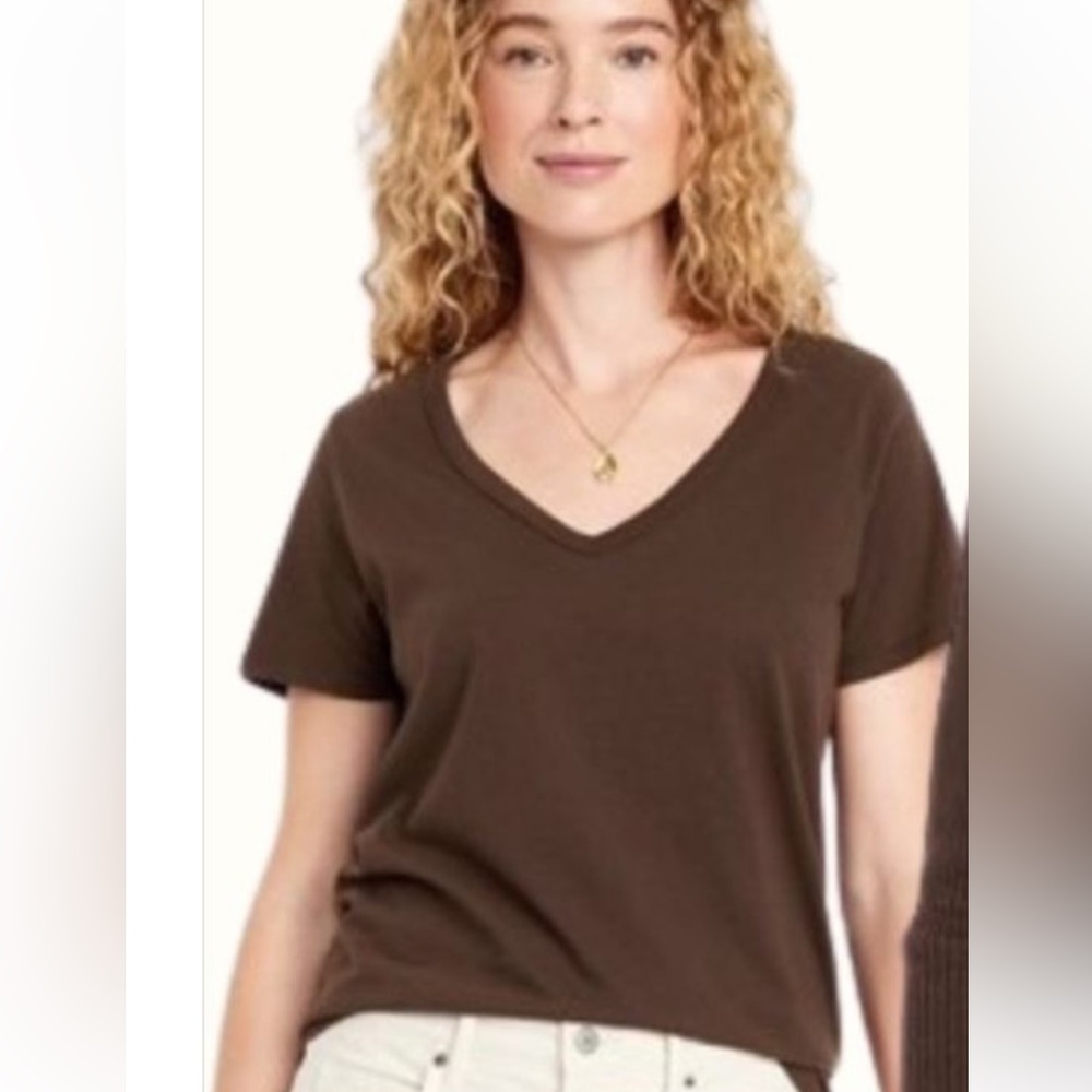 Old Navy Classic V-Neck Women's Tee in Brown, Size XL